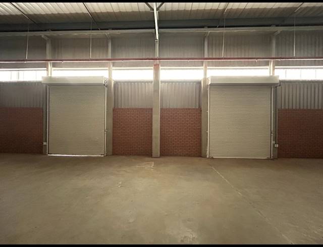 1,316M² WAREHOUSE TO LET IN CLAYVILLE